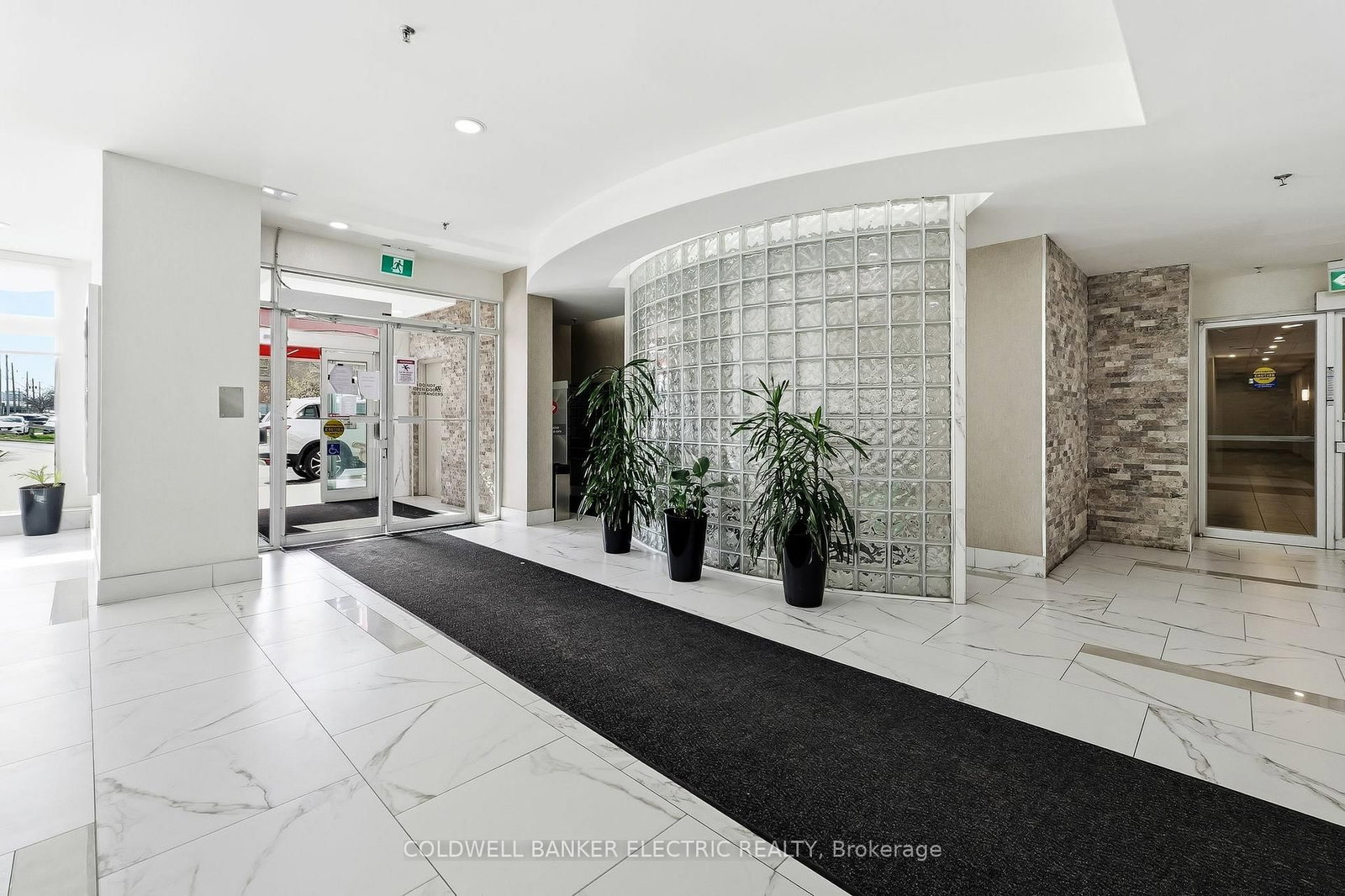 2550 Lawrence Avenue E, Unit 815 - Photo 12