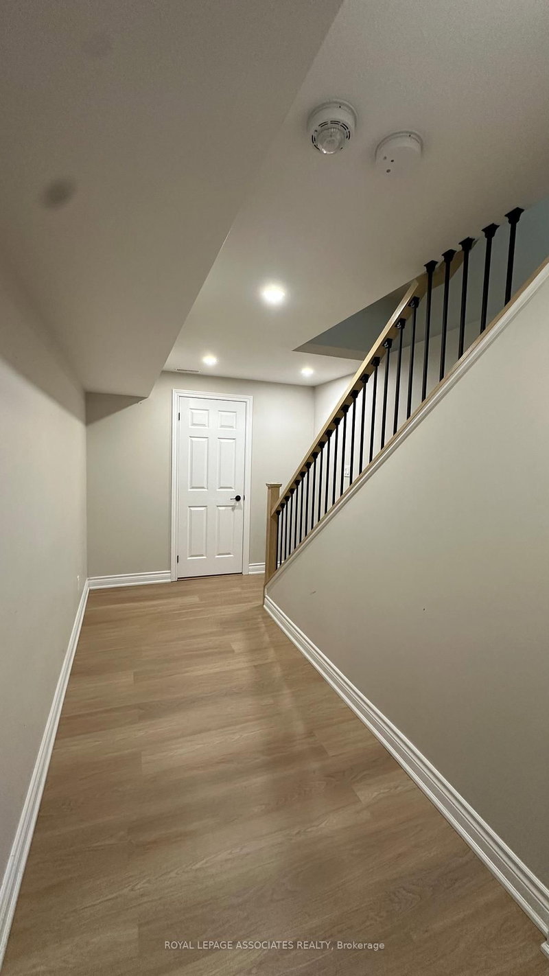 1108 Skyridge Blvd, Pickering, L1X 0M8 | Image 3