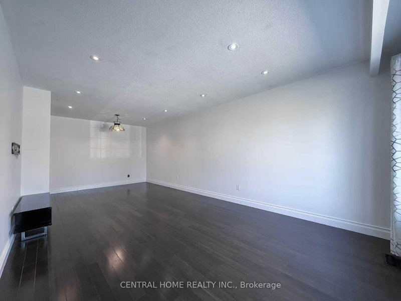 Main - 11 Tineta Cres, Toronto, M1S 2Y5 | Image 2