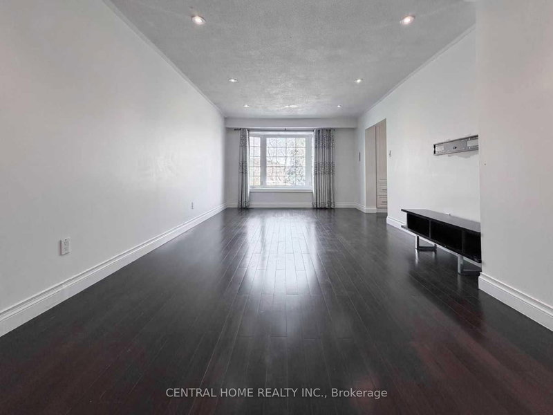 Main - 11 Tineta Cres, Toronto, M1S 2Y5 | Image 3