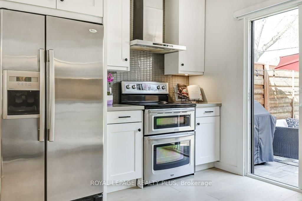 55 Rhodes Avenue - Photo 15