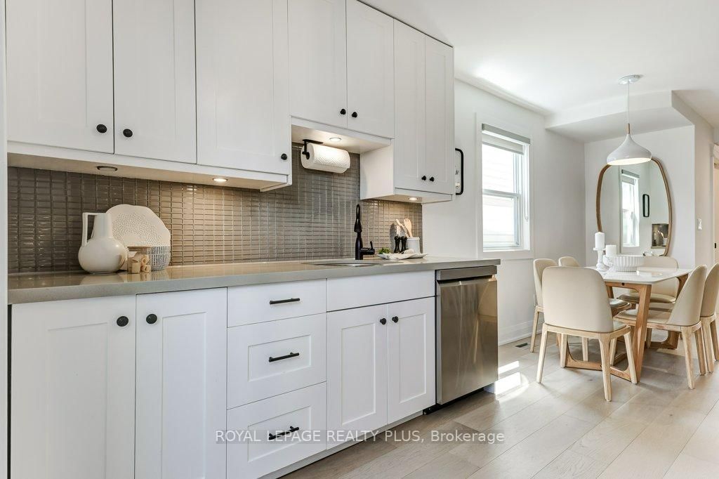 55 Rhodes Avenue - Photo 16