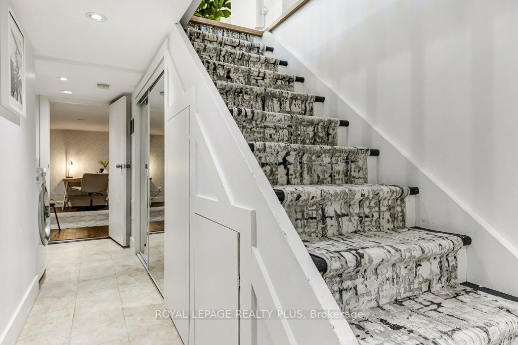 55 Rhodes Avenue - Photo 26