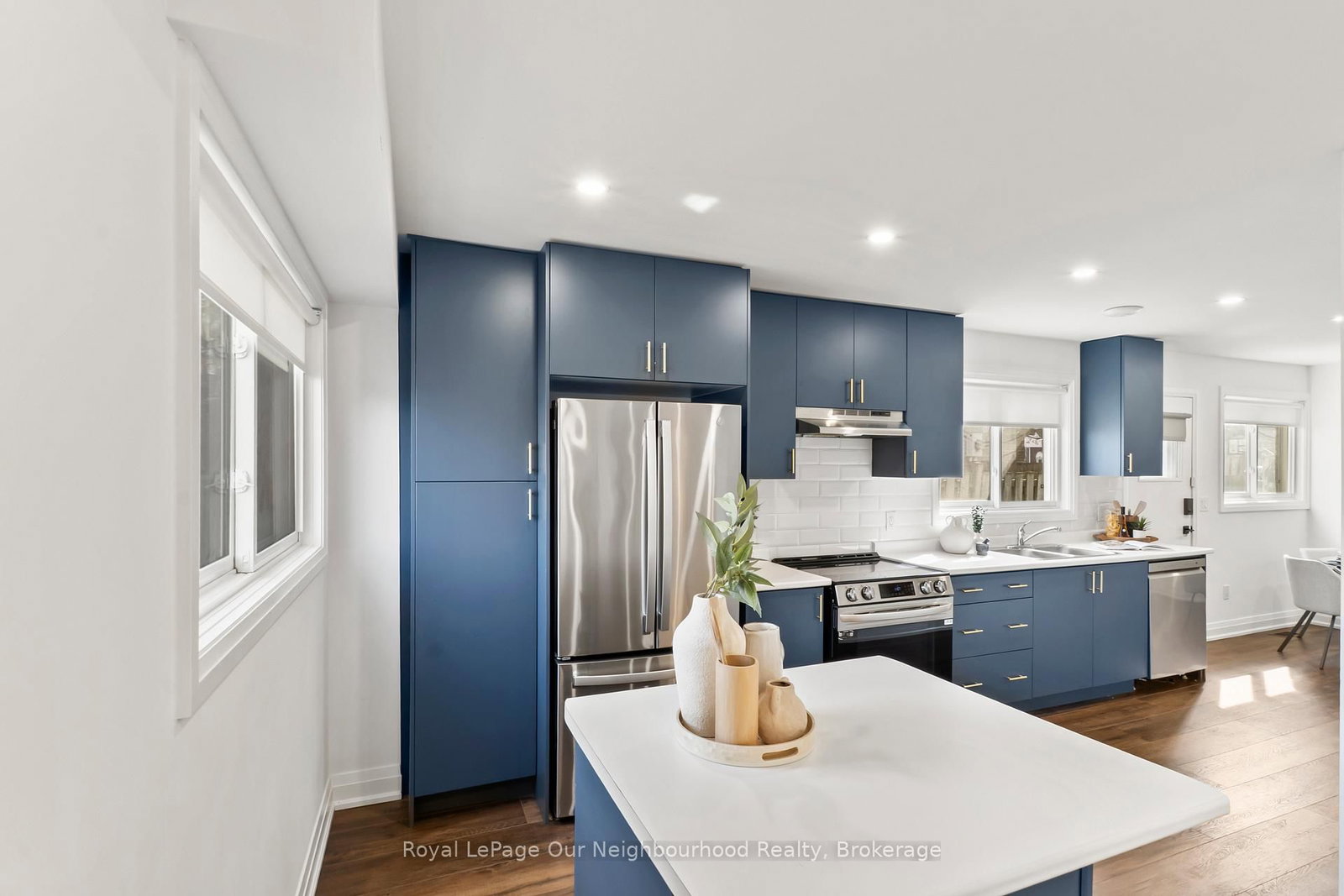 571 Berwick Crescent