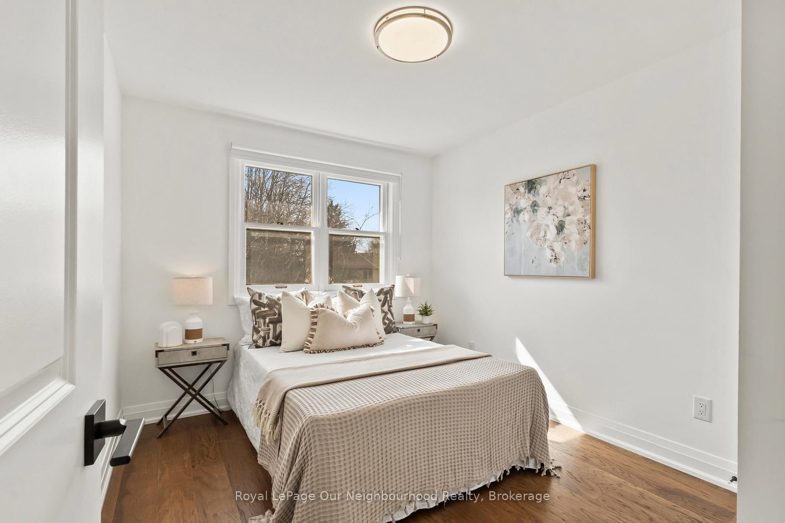 571 Berwick Crescent - Photo 11