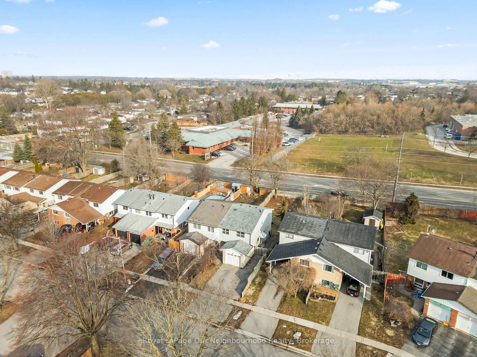 571 Berwick Crescent - Photo 16