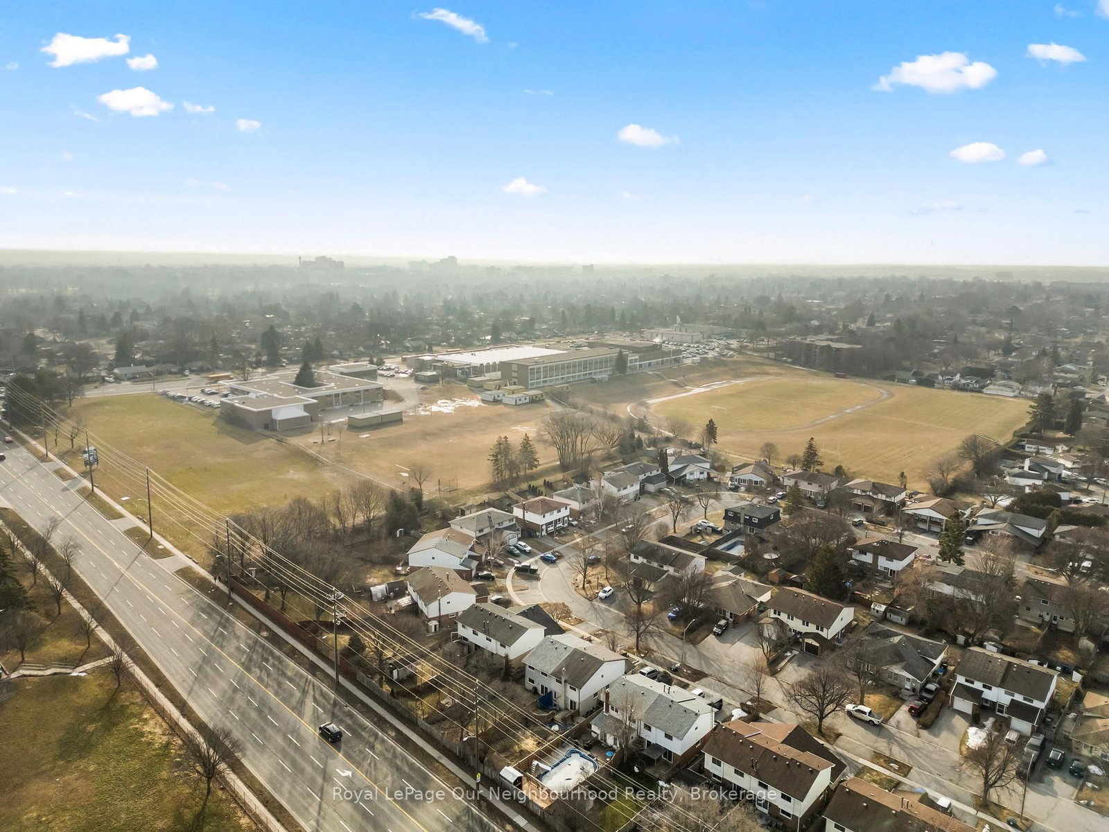 571 Berwick Crescent - Photo 17