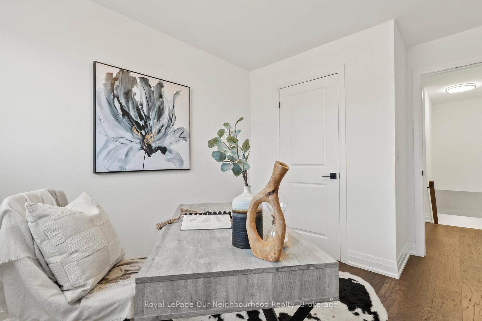 571 Berwick Crescent - Photo 8