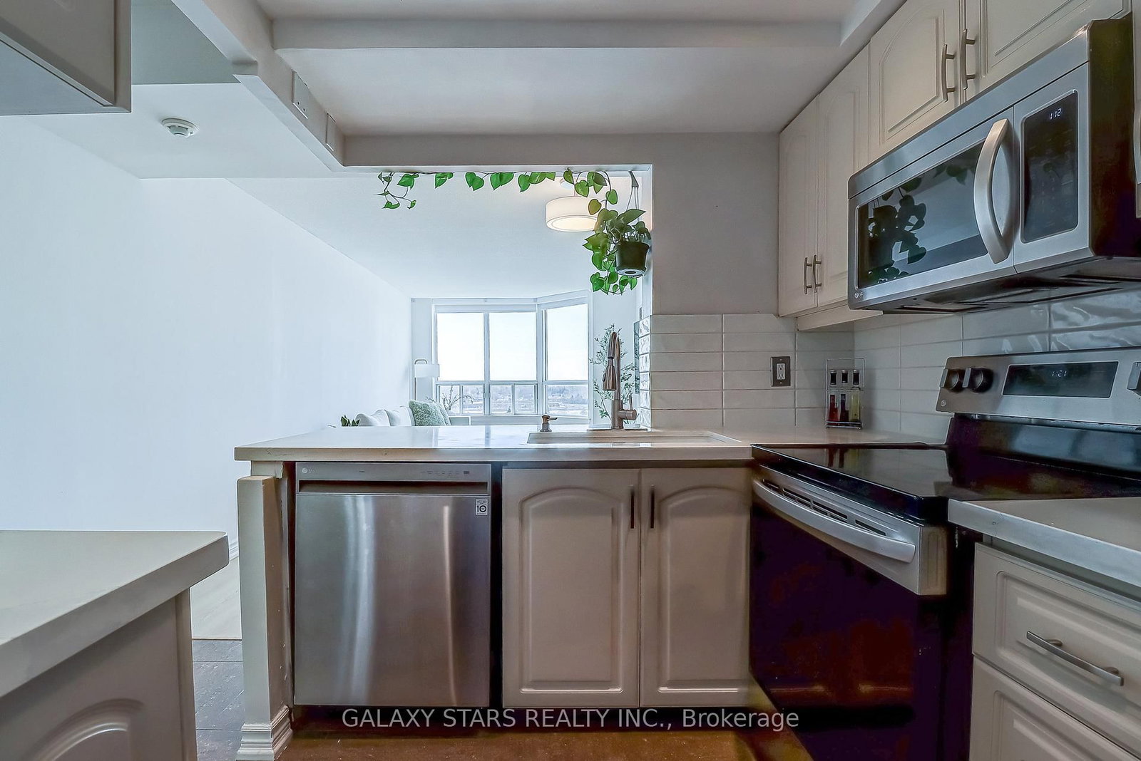 88 Corporate Drive, Unit 1205A - Photo 17