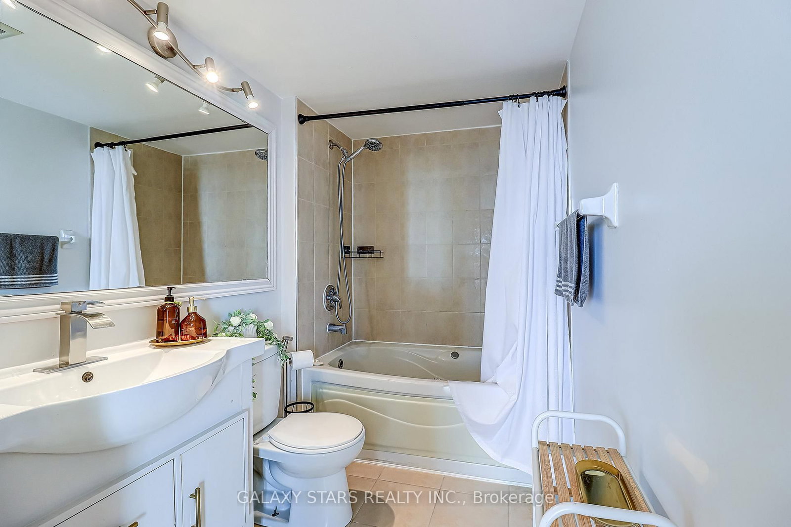 88 Corporate Drive, Unit 1205A - Photo 23