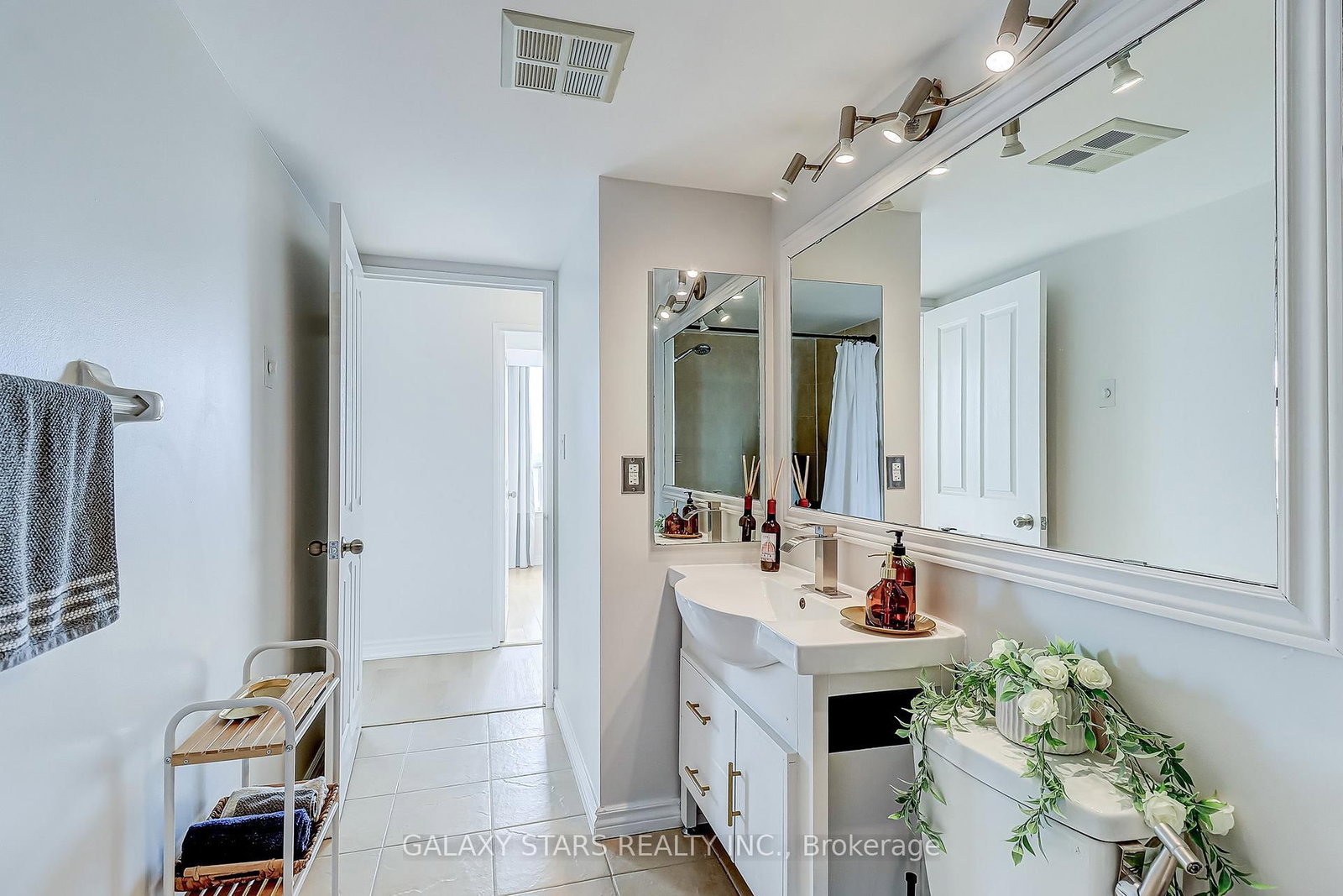 88 Corporate Drive, Unit 1205A - Photo 24