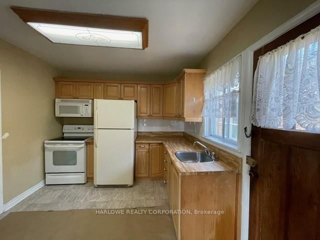 71 Deerfield Rd, Toronto, M1K 4X2 | Image 3