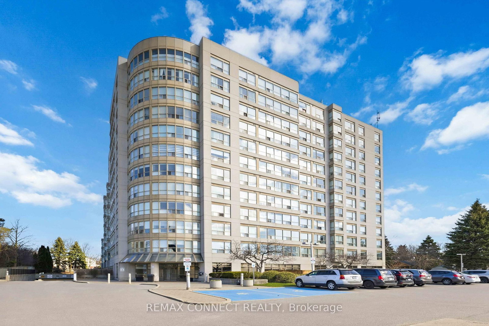 712 Rossland Road, Unit 814