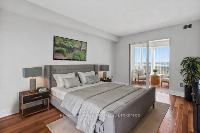 712 Rossland Road, Unit 814 - Photo 17