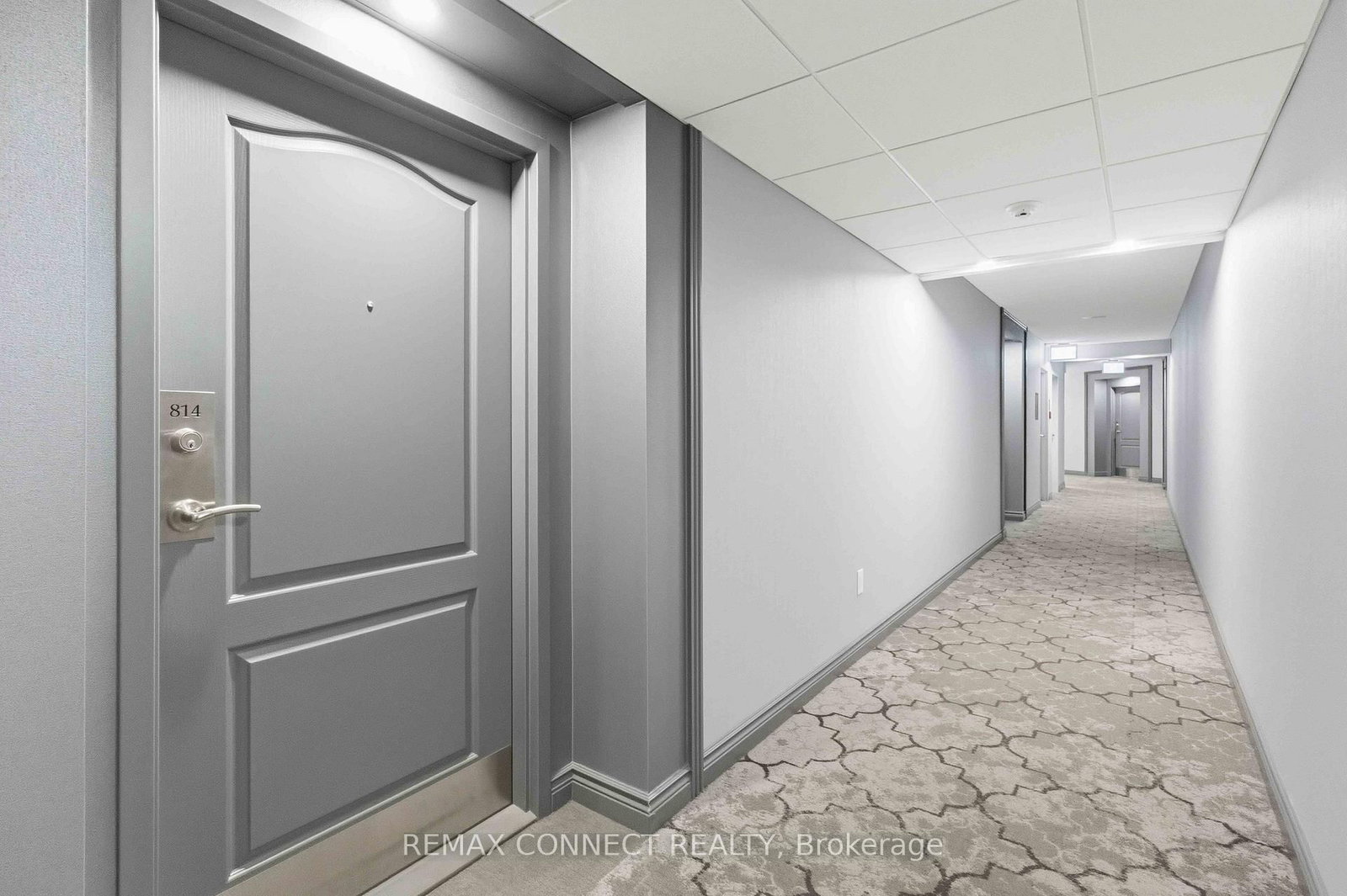 712 Rossland Road, Unit 814 - Photo 2