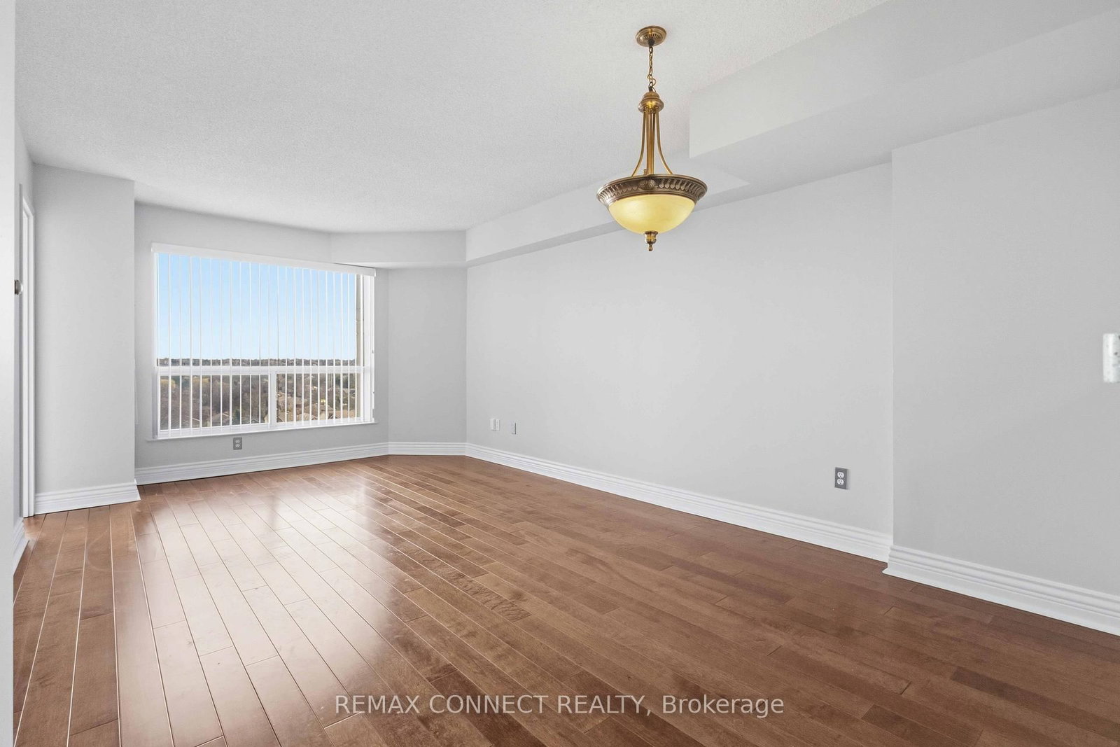 712 Rossland Road, Unit 814 - Photo 21