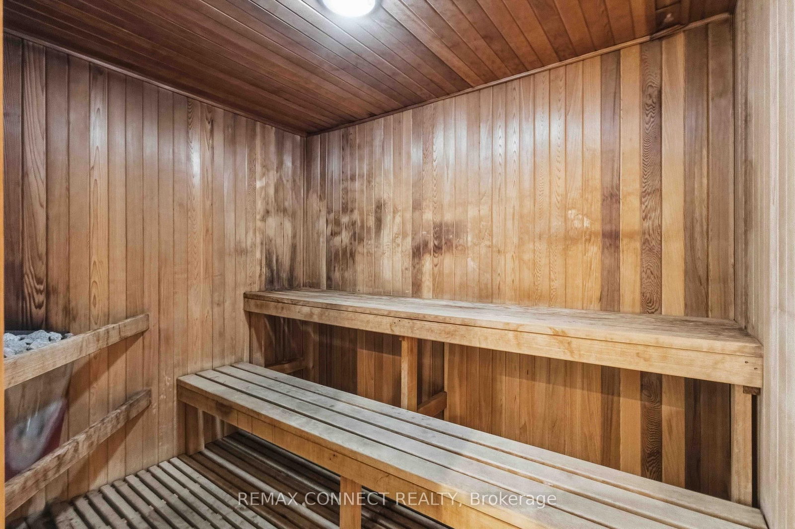 712 Rossland Road, Unit 814 - Photo 32