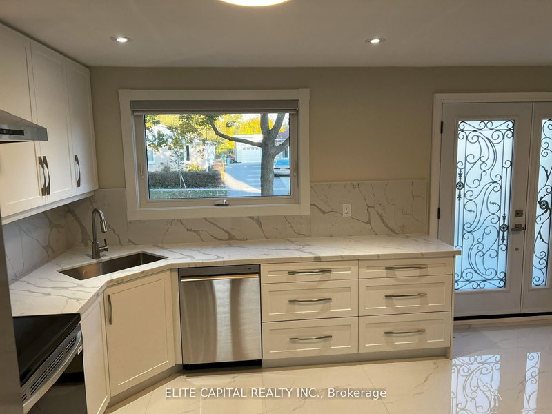 69 Hutcherson Sq, Toronto, M1B 1C5 | Image 2