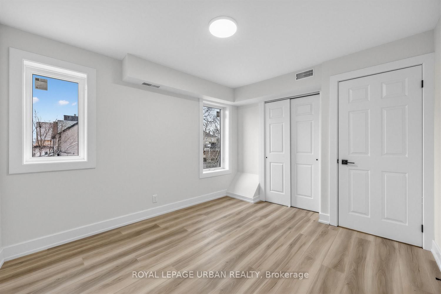 851 Danforth Avenue, Unit B - Photo 10