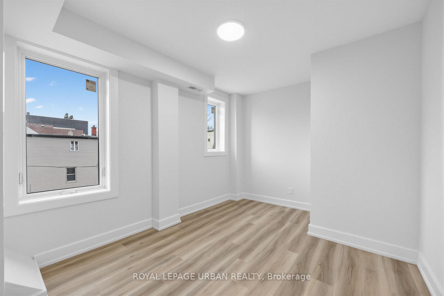 851 Danforth Avenue, Unit B - Photo 11