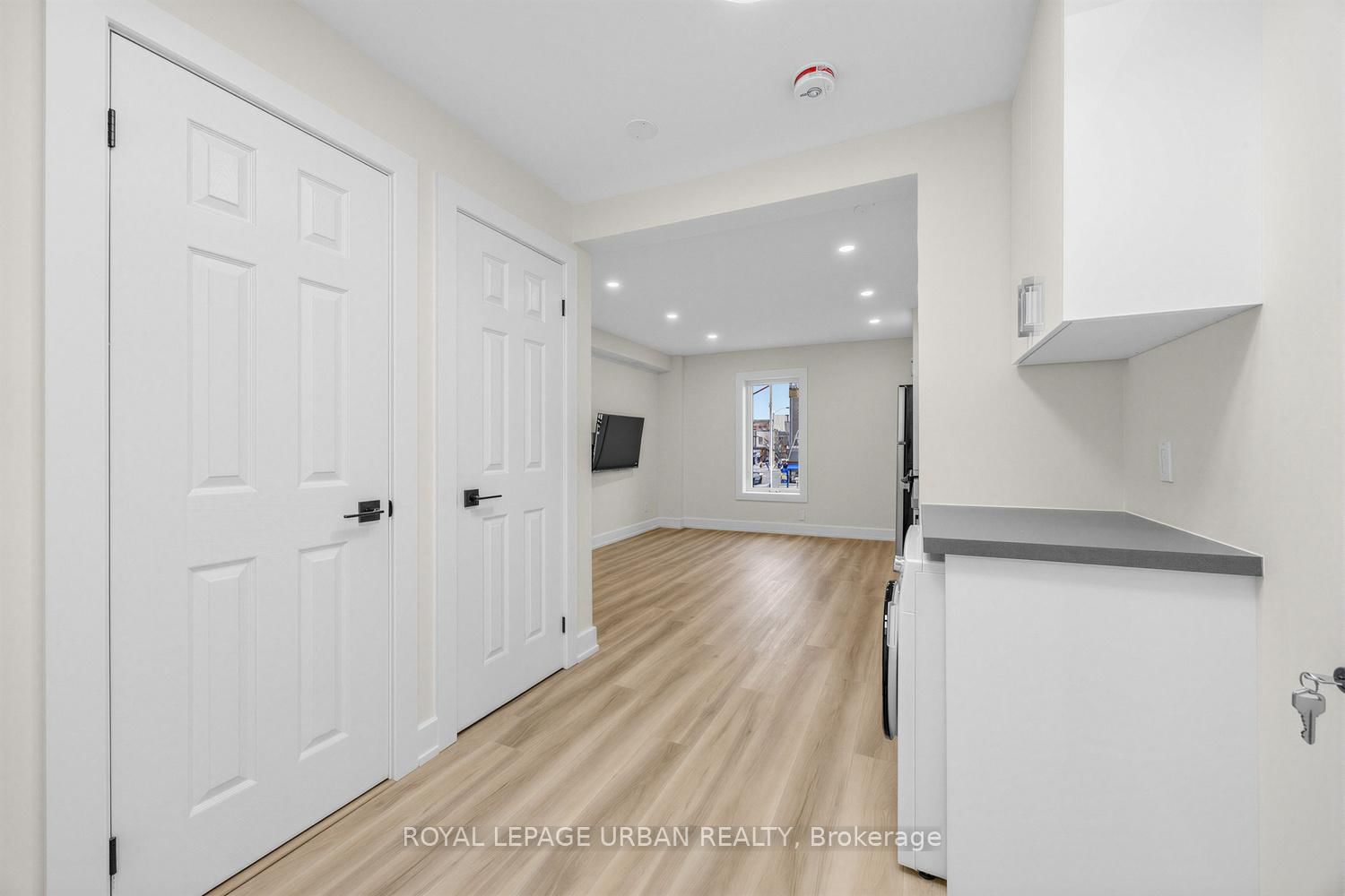 851 Danforth Avenue, Unit A - Photo 2