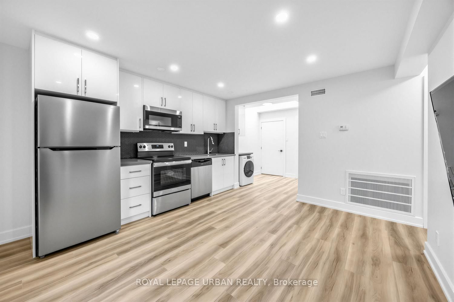 851 Danforth Avenue, Unit A - Photo 5