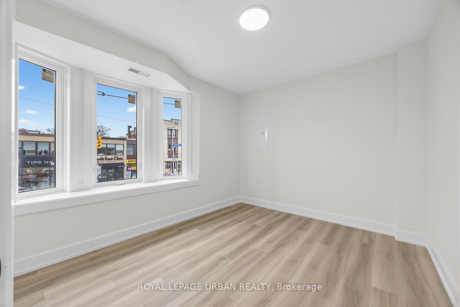 851 Danforth Avenue, Unit A - Photo 9