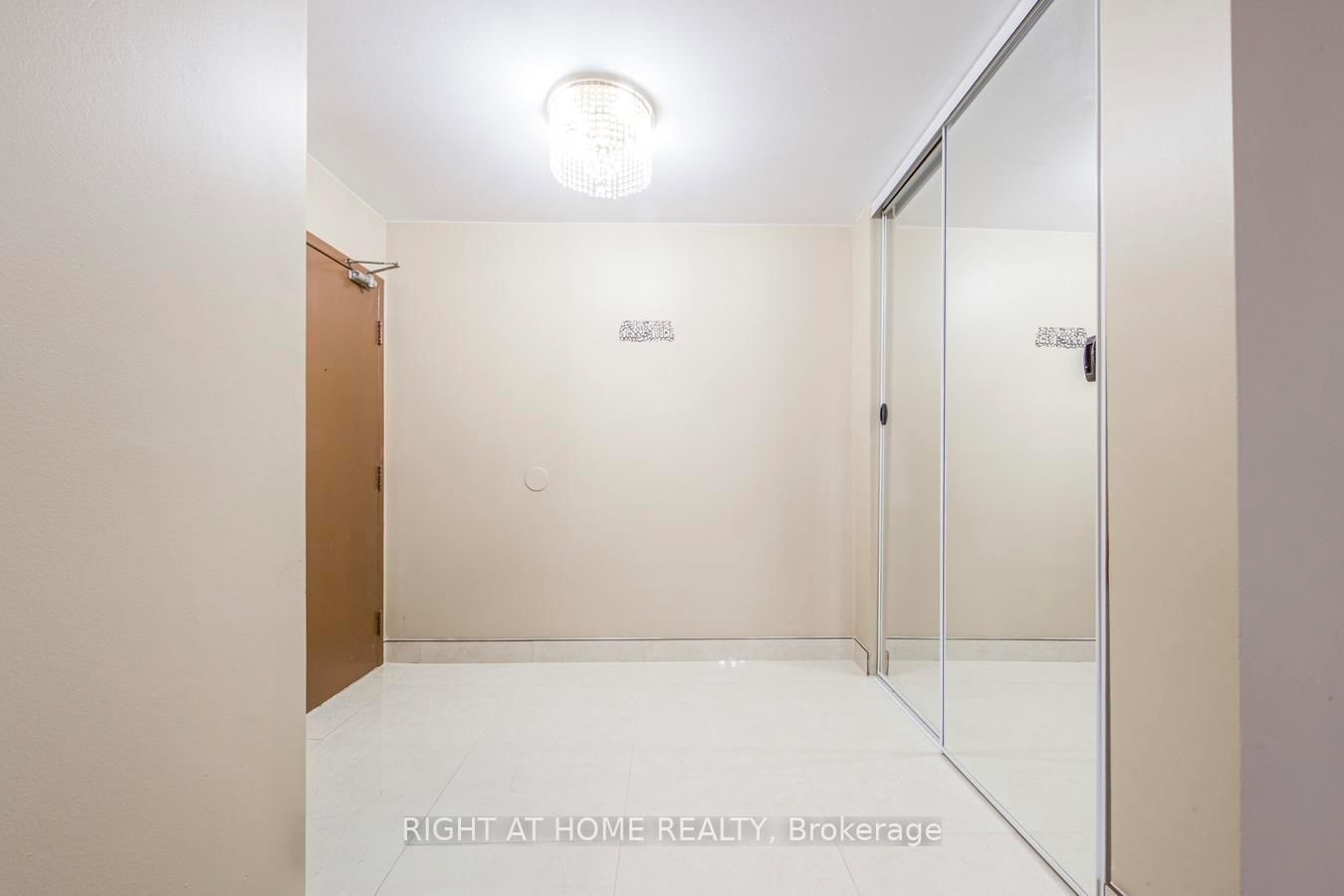 15 Sewells Road, Unit 204 - Photo 6