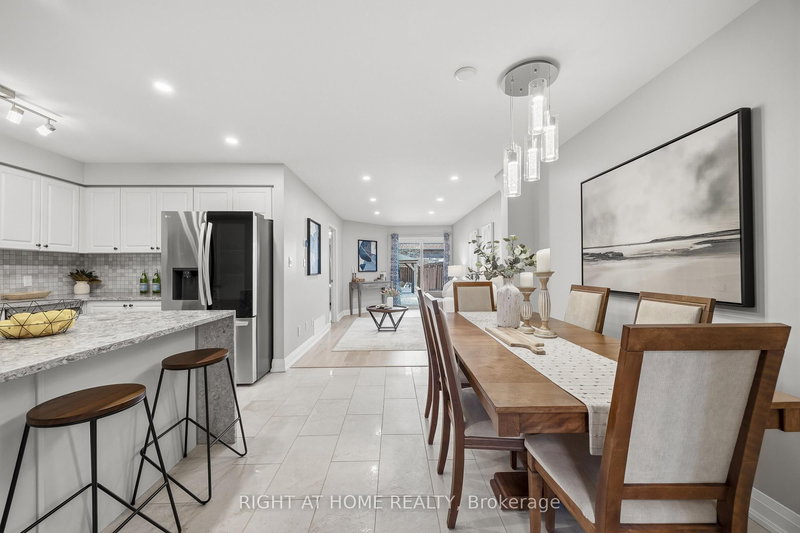 490 Flagstone Crt, Oshawa, L1K 2Z7 | Image 2