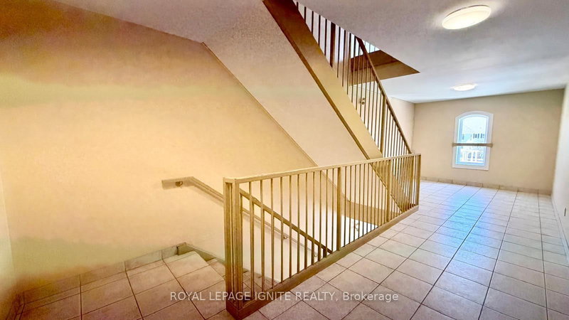 209 - 94 Aspen Springs Dr, Clarington, L1C 5N4 | Image 3