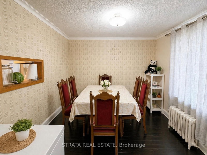 Upper - 120 Phyllis Ave, Toronto, M1M 1Y1 | Image 3