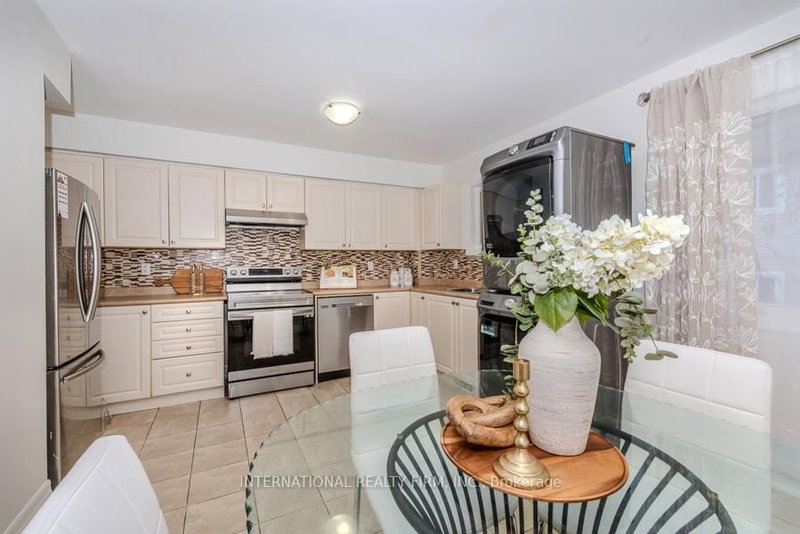 28 Camps Lane, Toronto, M1E 0B2 | Image 3