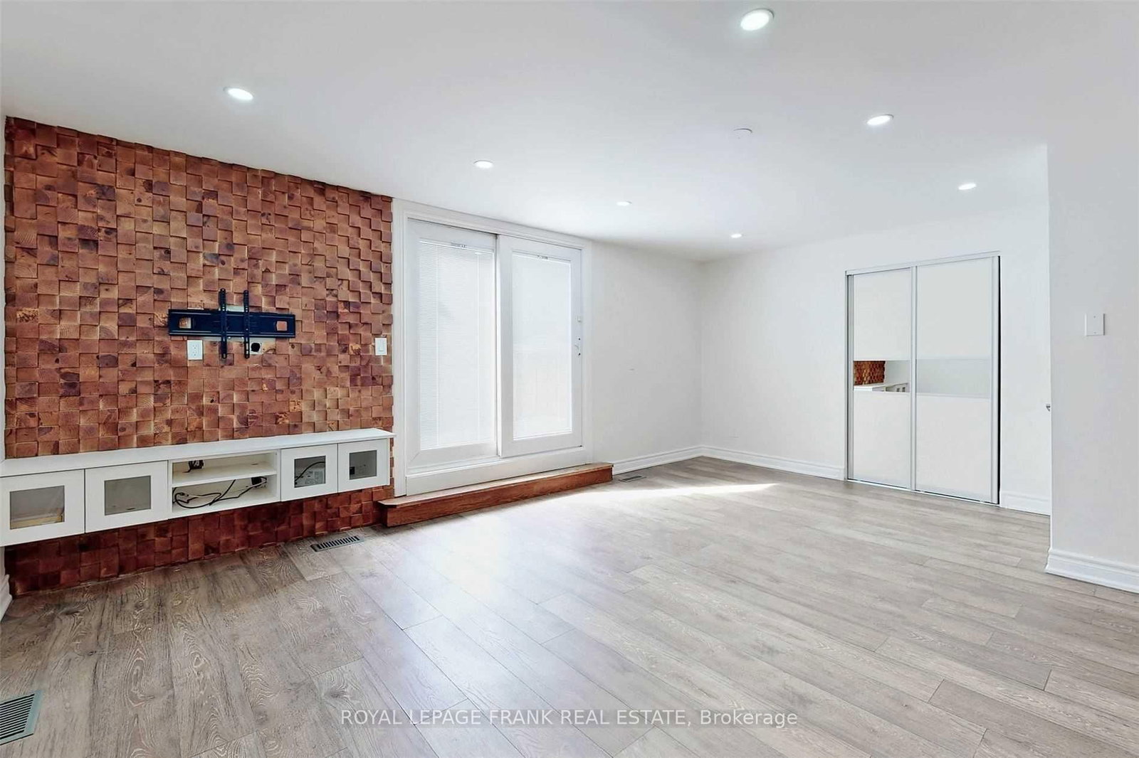 218 Harmony Road N - Photo 2