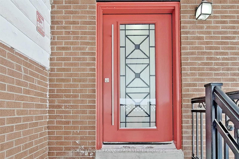 218 Harmony Rd N, Oshawa, L1G 6L5 | Image 2