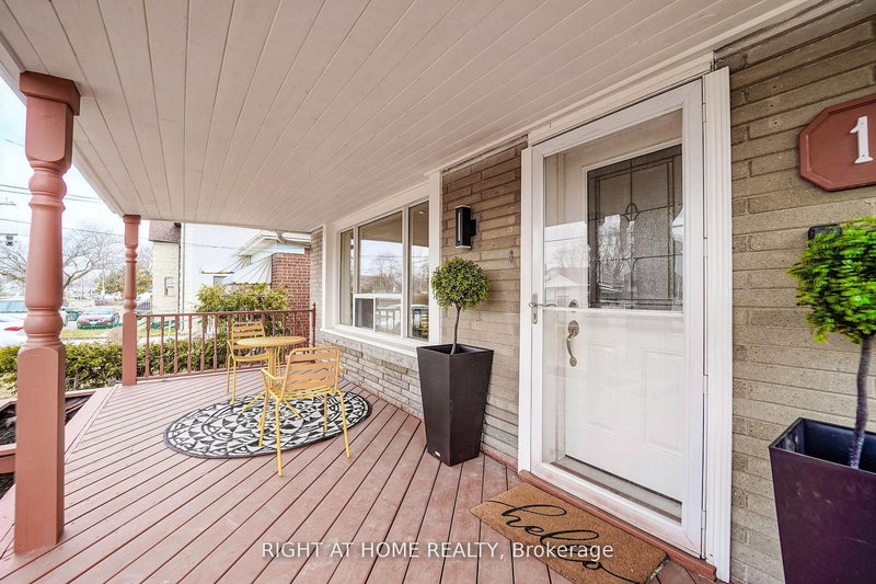 1083 Pharmacy Ave, Toronto, M1R 2H2 | Image 2