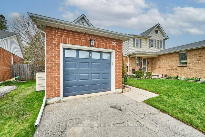 26 Longwood Crt, Clarington, L1E 1R8 | Image 3