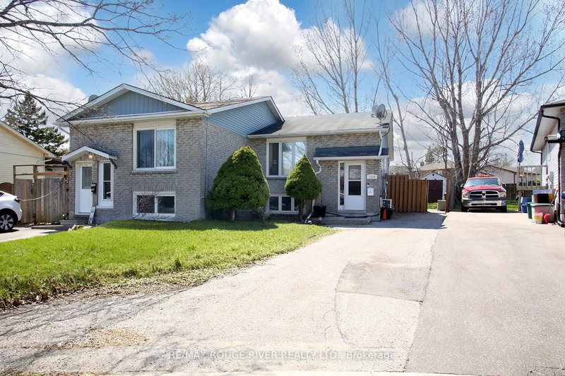 1308 Fundy Crt, Oshawa, L1J 3N4 | Image 2