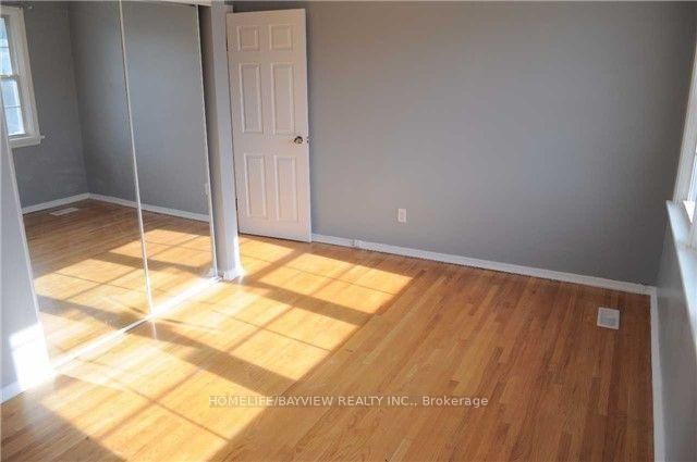 9 Oakworth (main and second floor) Crescent - Photo 11