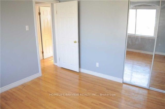 9 Oakworth (main and second floor) Crescent - Photo 12