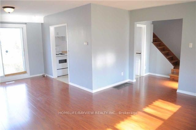 9 Oakworth (main and second floor) Crescent - Photo 3