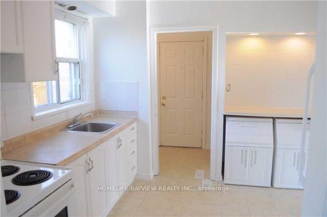 9 Oakworth (main and second floor) Crescent - Photo 4