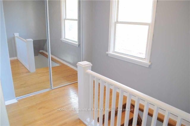 9 Oakworth (main and second floor) Crescent - Photo 7