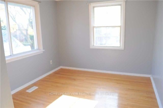 9 Oakworth (main and second floor) Crescent - Photo 8