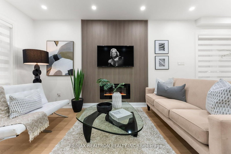 111 Glenmore Rd, Toronto, M4L 3M2 | Image 3