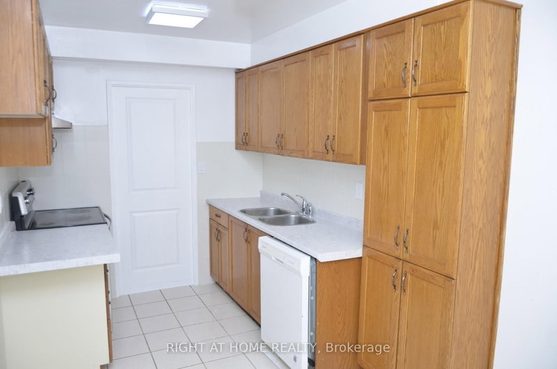 505 - 20 Gilder Dr, Toronto, M1K 5E1 | Image 3