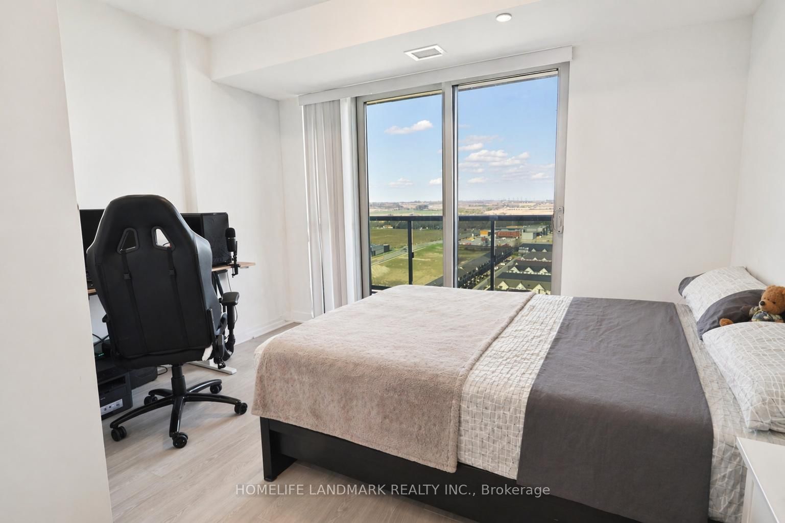 2545 Simcoe Street N, Unit 2103 - Photo 13