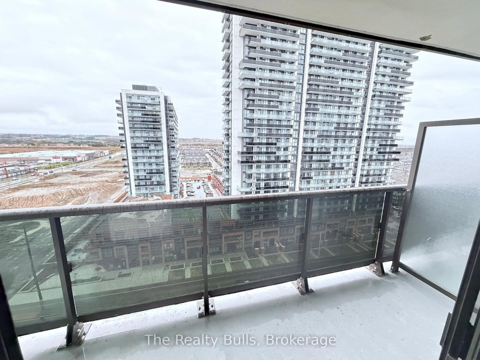 2550 Simcoe Street N, Unit 1412 - Photo 16