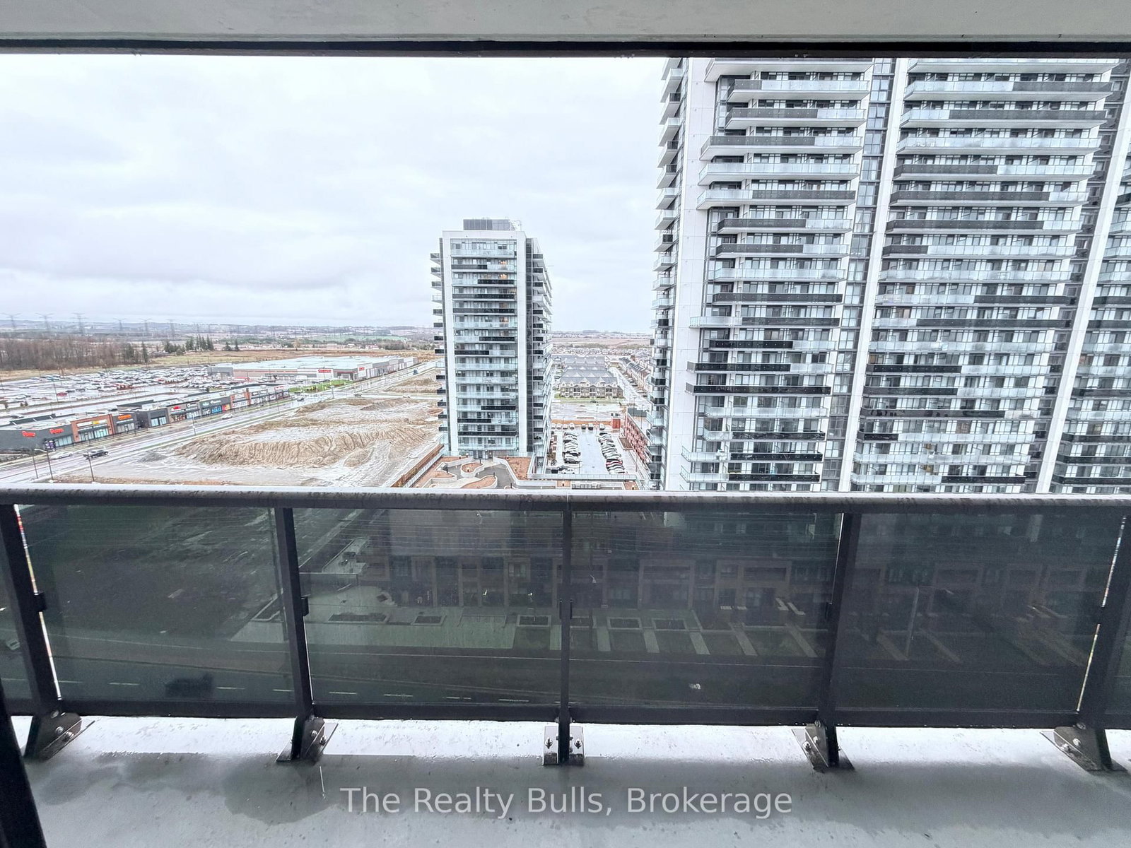 2550 Simcoe Street N, Unit 1412 - Photo 18