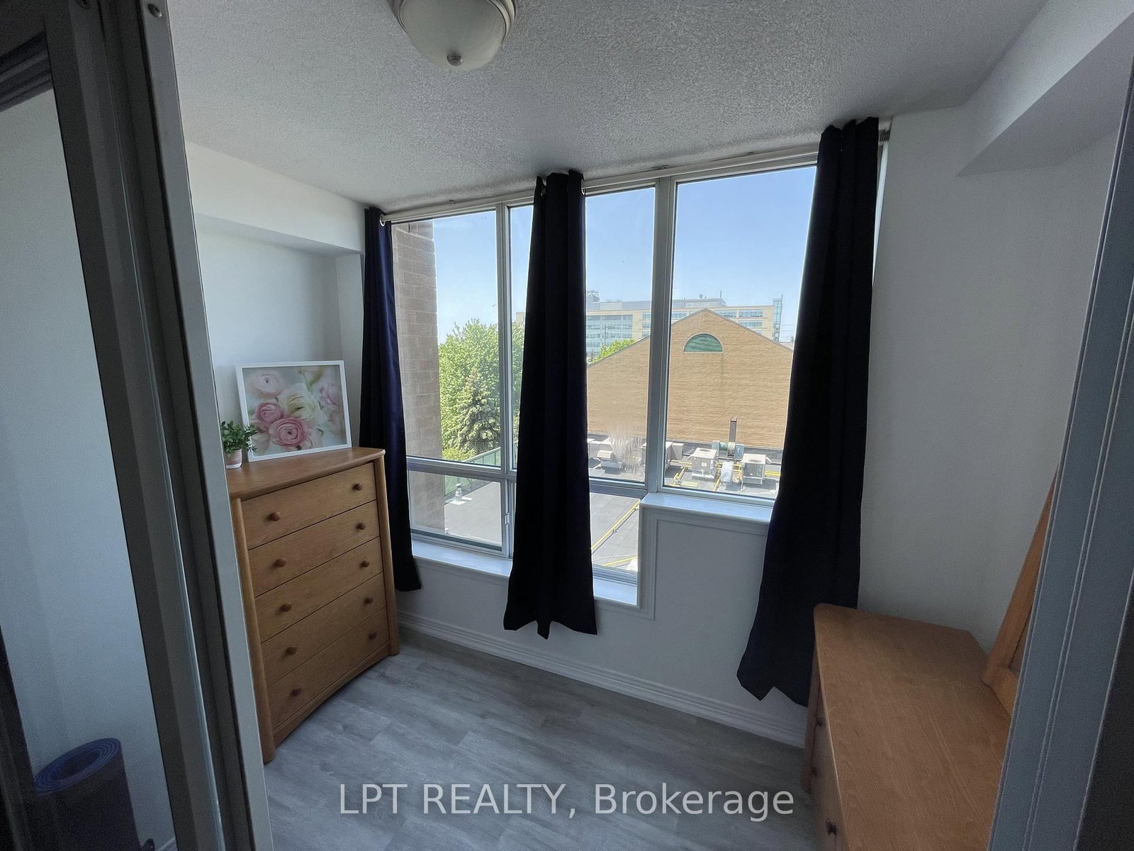 711 Rossland Road E, Unit 505 - Photo 15