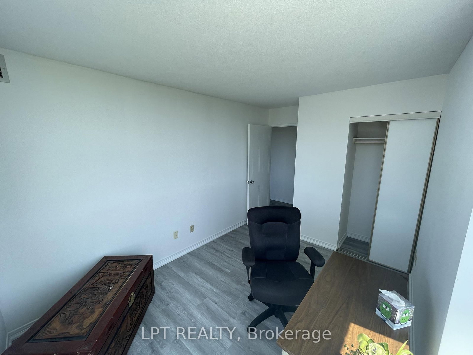 711 Rossland Road E, Unit 505 - Photo 20